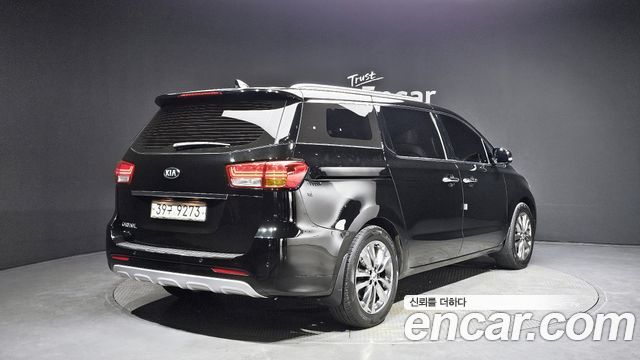 Kia Carnival 2017 thumb 3