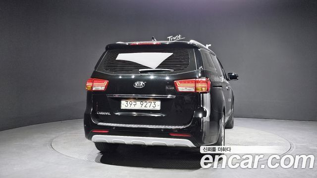 Kia Carnival 2017 thumb 5