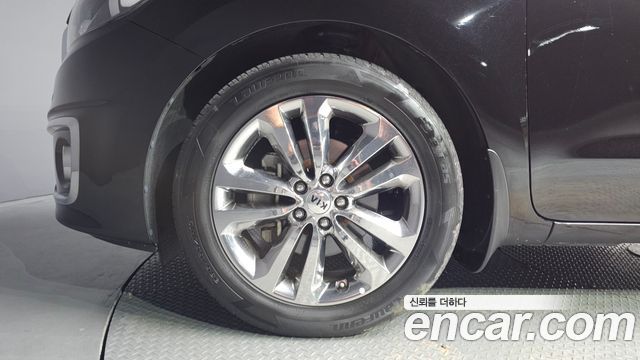 Kia Carnival 2017 thumb 6