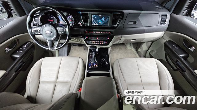 Kia Carnival 2017 thumb 8