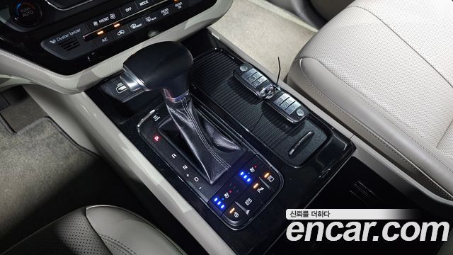Kia Carnival 2017 thumb 10