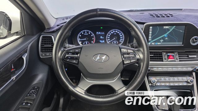 Hyundai Grandeur 2017 thumb 11