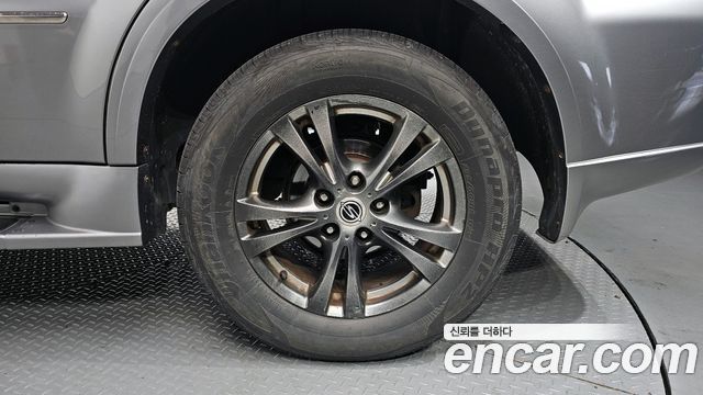 SsangYong Rexton 2011 thumb 6