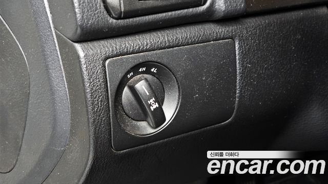 SsangYong Rexton 2011 thumb 11