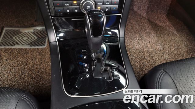 Kia Opirus 2010 thumb 9