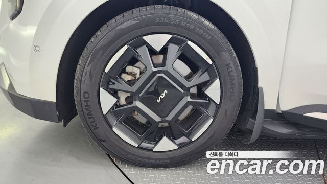 Kia Carnival 2023 thumb 6