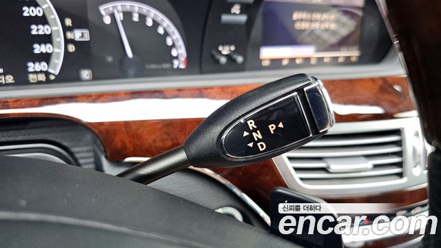 Mercedes-Benz S-Class 2010 thumb 10