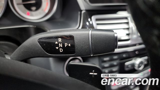 Mercedes-Benz E-Class 2013 thumb 9