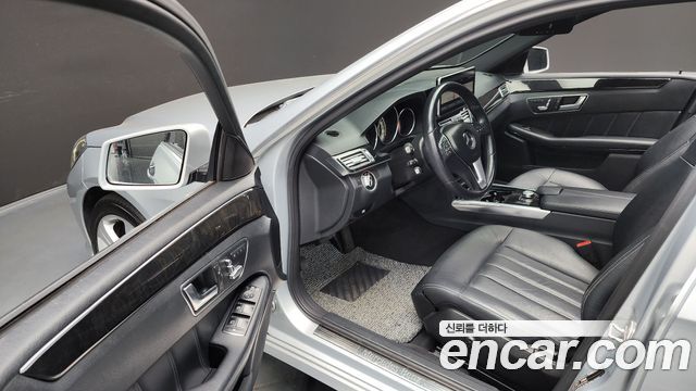 Mercedes-Benz E-Class 2013 thumb 10