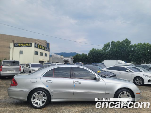 Mercedes-Benz E-Class 2008 thumb 5