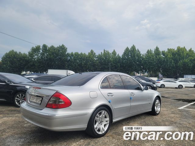 Mercedes-Benz E-Class 2008 thumb 6