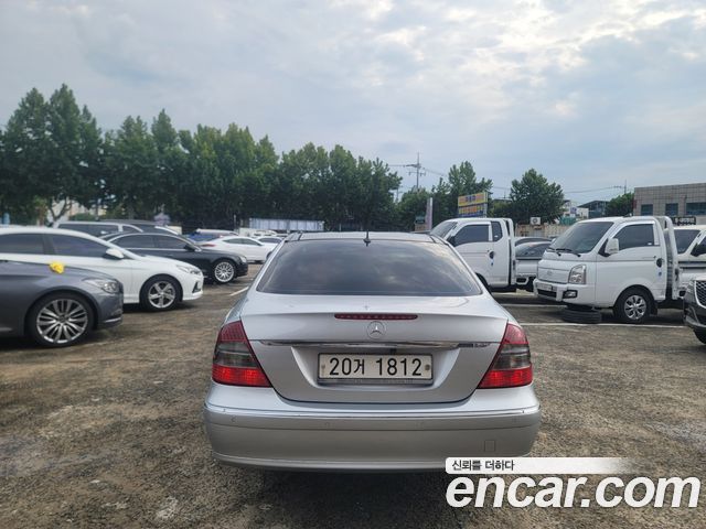 Mercedes-Benz E-Class 2008 thumb 7