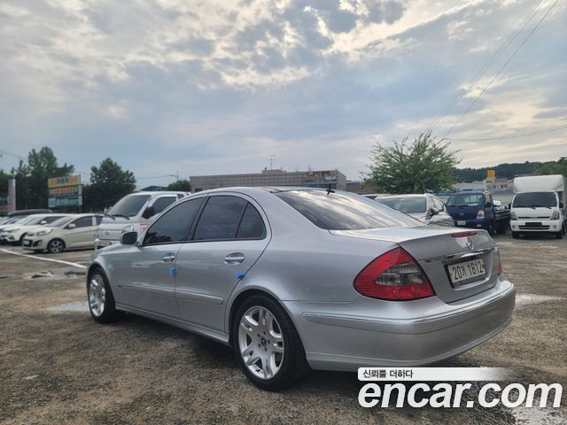 Mercedes-Benz E-Class 2008 thumb 8