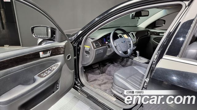Hyundai Genesis 2013 thumb 10