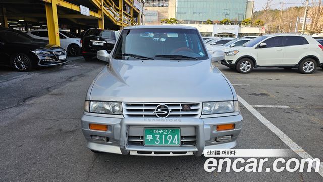 SsangYong Musso 1997 thumb 3