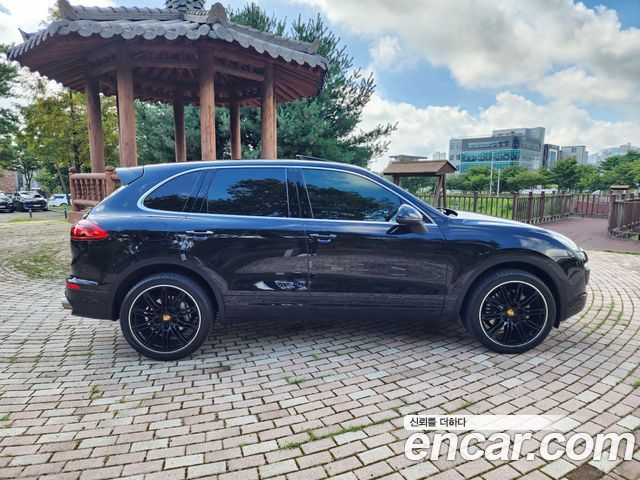 Porsche Cayenne 2015 thumb 5