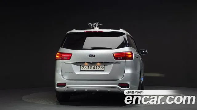 Kia Carnival 2019 thumb 4