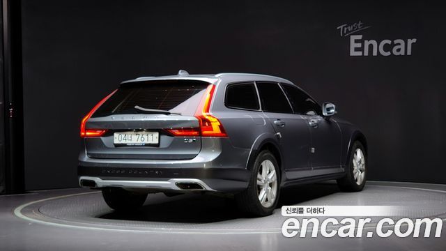 Volvo V90 2017 thumb 3