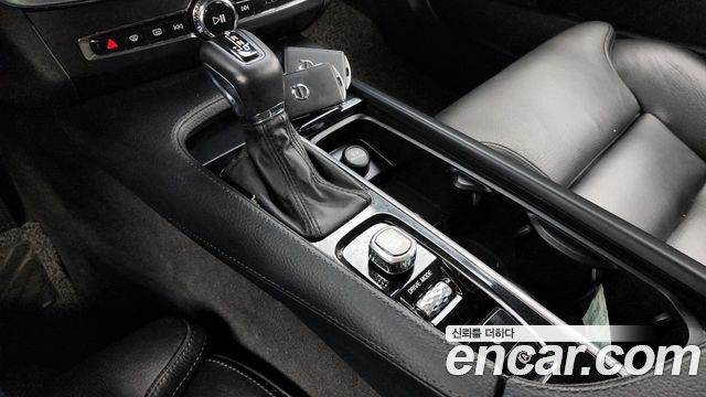 Volvo V90 2017 thumb 10