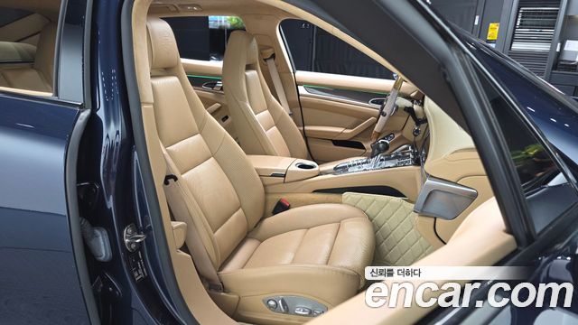 Porsche Panamera 2014 thumb 11
