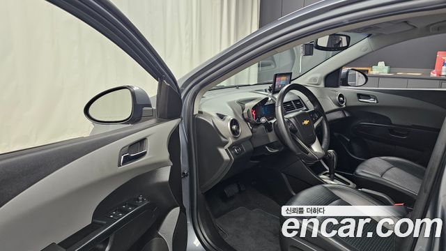 Chevrolet Aveo 2015 thumb 10