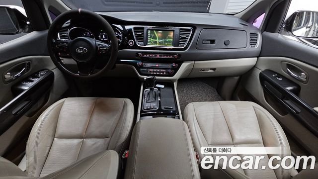 Kia Carnival 2015 thumb 7