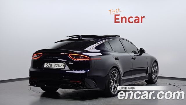 Kia Stinger 2018 thumb 3