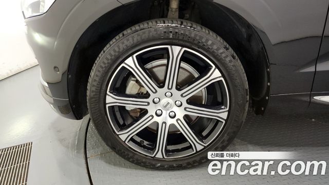 Volvo XC60 2020 thumb 6