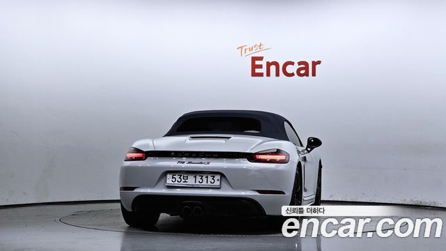 Porsche Cayman 2017 thumb 5