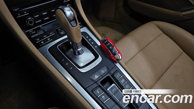 Porsche Cayman 2017 thumb 10