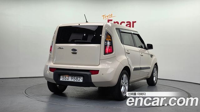 Kia Soul 2010 thumb 3
