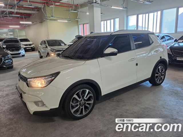SsangYong Tivoli 2015 thumb 2