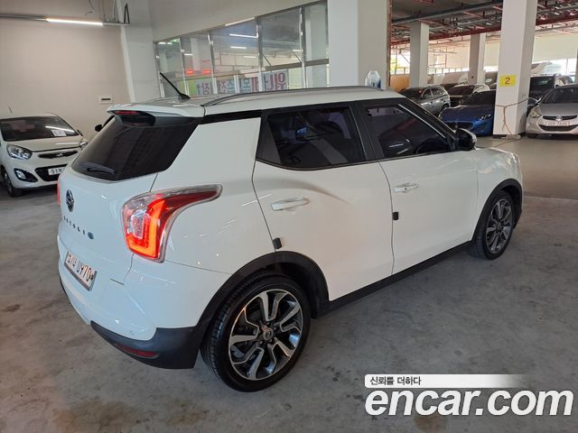 SsangYong Tivoli 2015 thumb 3