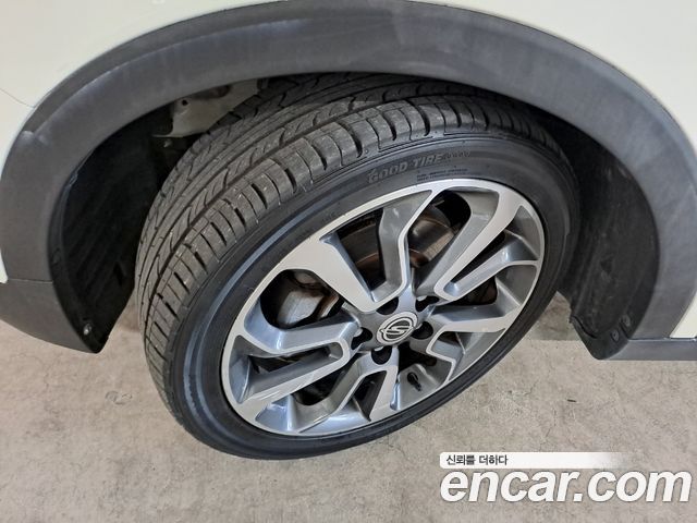 SsangYong Tivoli 2015 thumb 6
