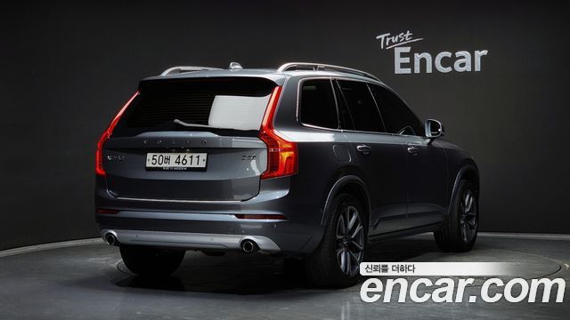 Volvo XC90 2018 thumb 3