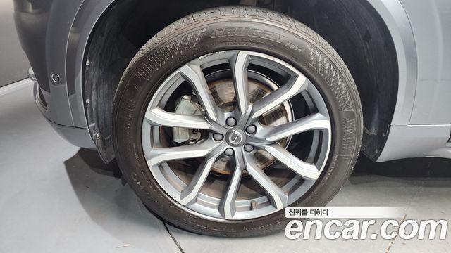 Volvo XC90 2018 thumb 6