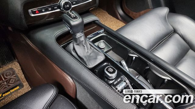 Volvo XC90 2018 thumb 9