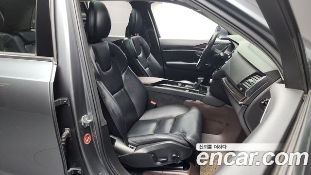 Volvo XC90 2018 thumb 12