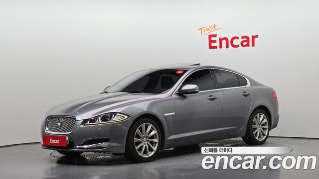 Jaguar XF 2013 thumb 2