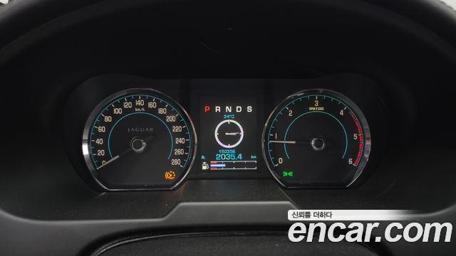 Jaguar XF 2013 thumb 9