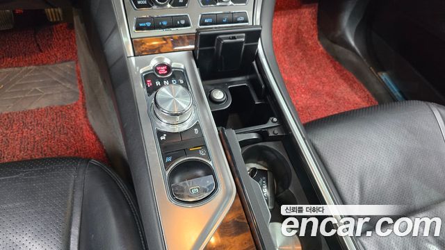 Jaguar XF 2013 thumb 10