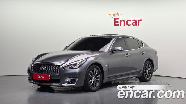 Infiniti Q70 2016 thumb 2