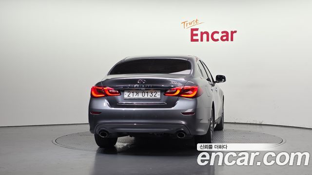 Infiniti Q70 2016 thumb 5