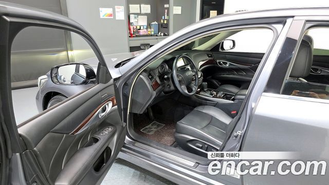 Infiniti Q70 2016 thumb 10
