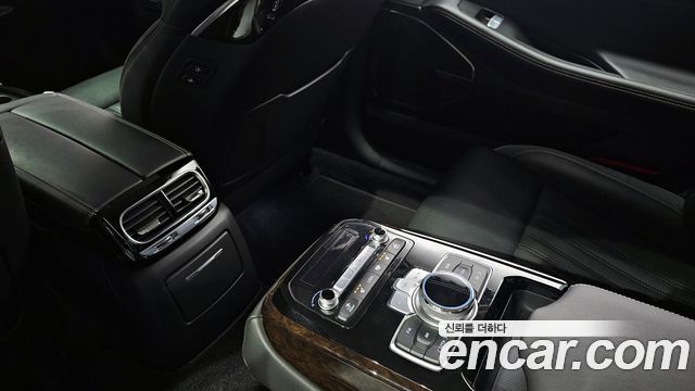 Genesis G90 2020 thumb 11