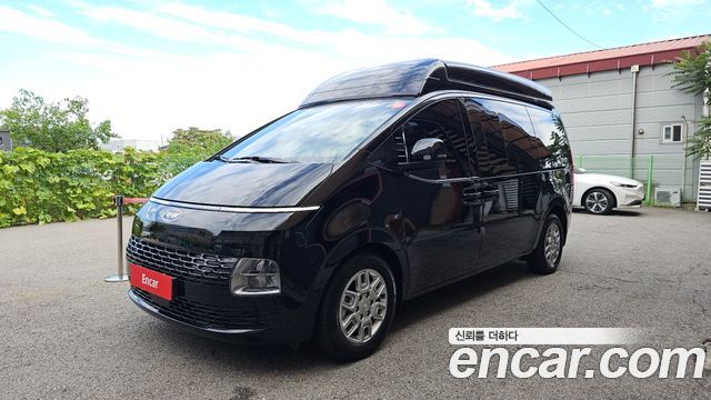 Hyundai Staria 2023 thumb 2