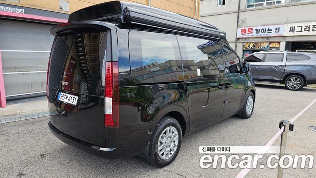 Hyundai Staria 2023 thumb 3