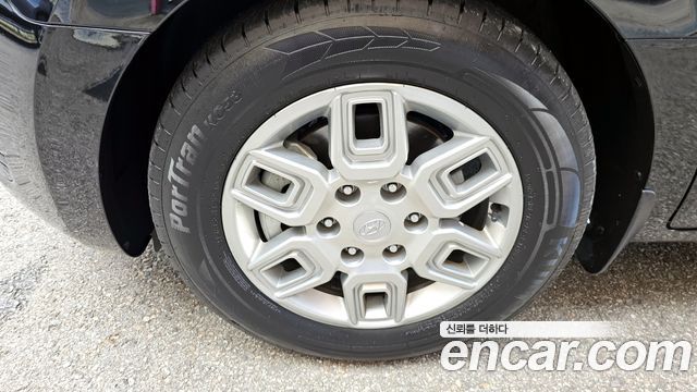 Hyundai Staria 2023 thumb 6