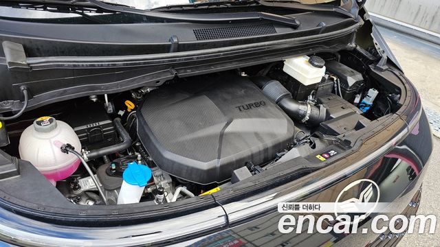Hyundai Staria 2023 thumb 7