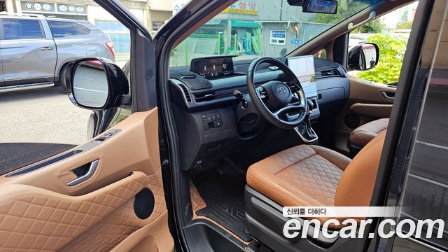 Hyundai Staria 2023 thumb 10